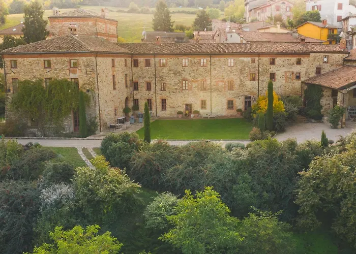 Il Castello Di Tassara