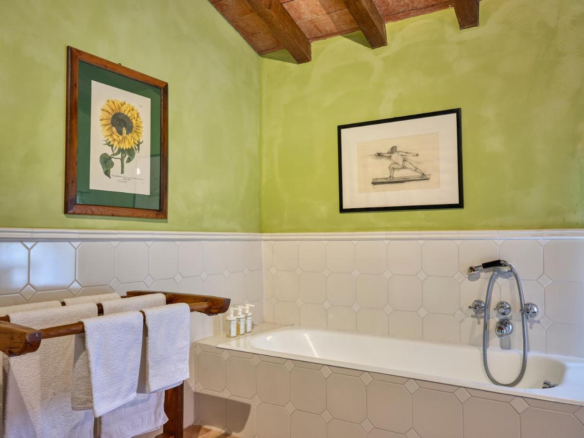 Il Castello Di *